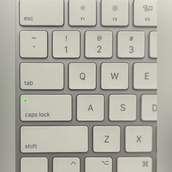 Apple Magic Keyboard (A1644) - Silver - Picture 4 of 4